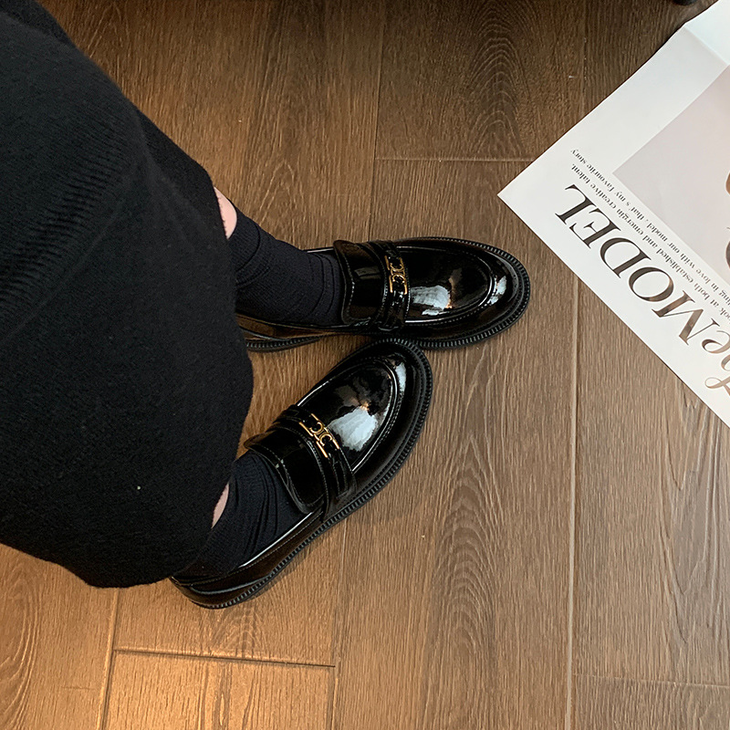 Flat-soled gold-buckle slip-on shoes 24 02