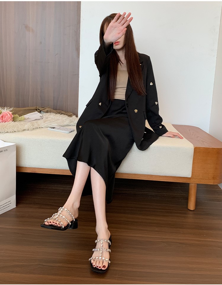 One-strap sandals with thick heels for outdoor wear 11