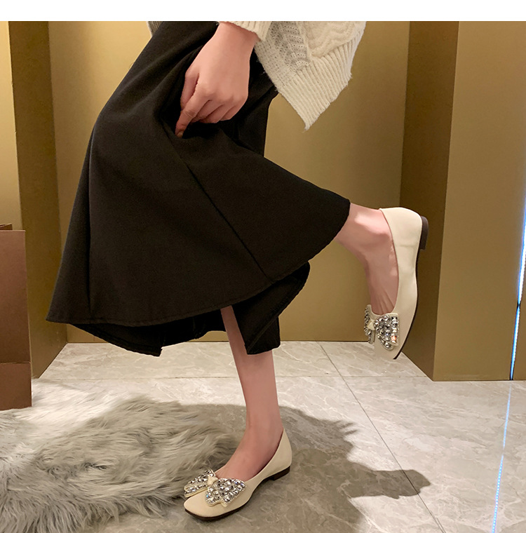 Flat soft sole women's low heel shoes 51