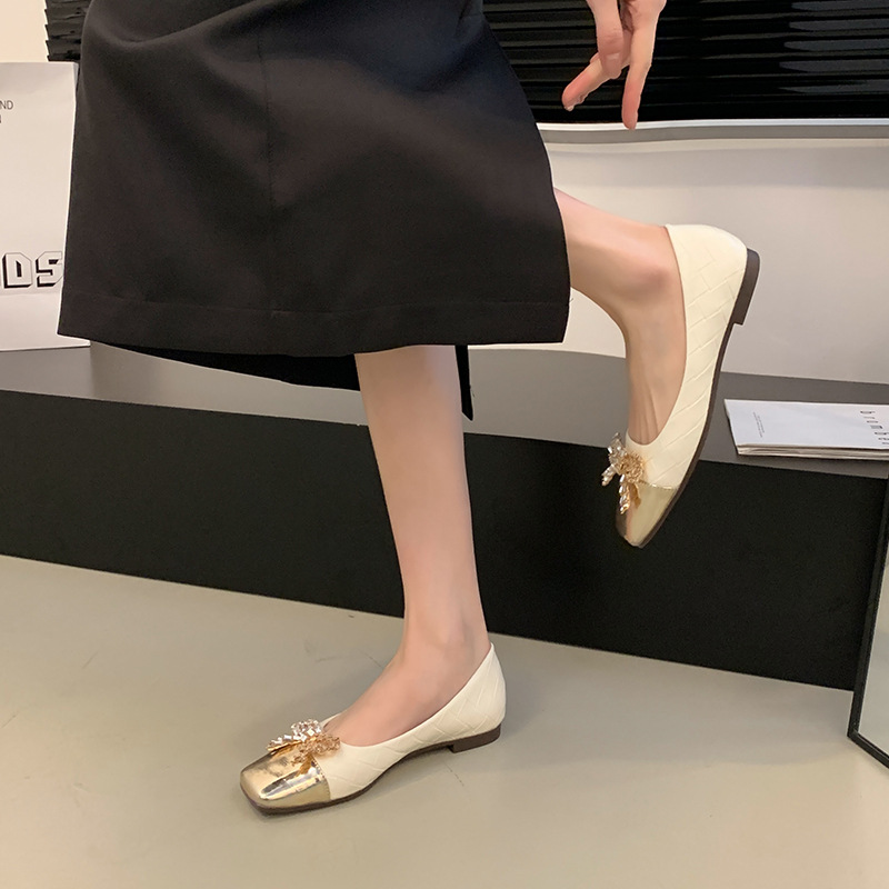 Flat square toe soft sole women's shoes 52